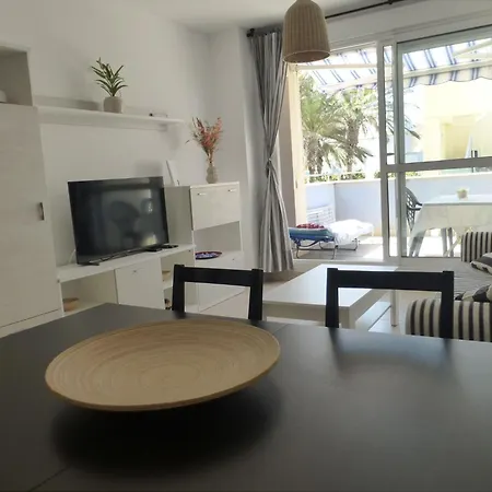 Apartment 2 Bedroom In The Oasis Complex Roquetas de Mar